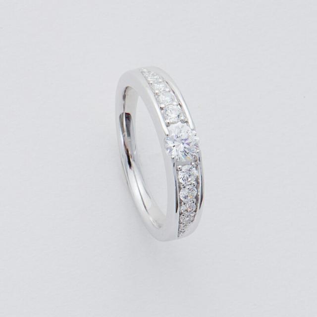 0.25ct 婚約指輪 結婚指輪 中央宝石研究所 鑑定書 品質保証書 結婚記念日 プロポーズ ブライダル 指輪 リング ダイアモンド ダイア Fカラの通販は