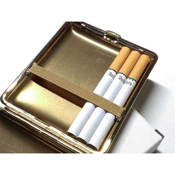 タバコケース ドイツ シガレットケース Stoll社製 ブラックレザー ゴールドフレーム 18本収納 潰れない おしゃれ メンズ 黒金 の通販はau Pay マーケット Zippo ライター タバコケース 喫煙具のハヤミ Au Pay マーケット店