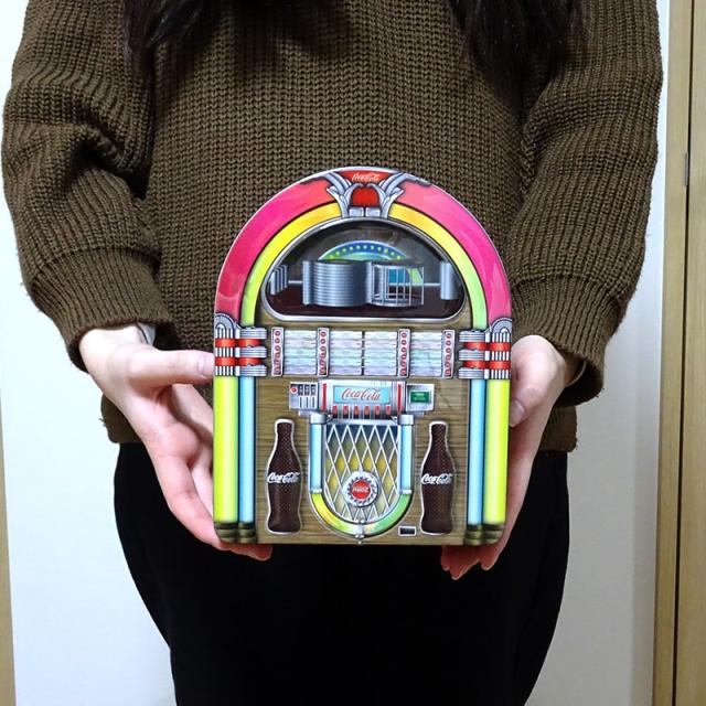 Coca-Cola コカコーラ ビンテージジュークボックス型貯金箱 本体のみ コカ・コーラのジュークボックス型のレトロな貯金箱。1996年製の