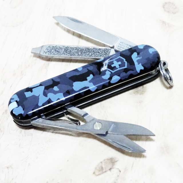 ビクトリノックス Victorinox ナイフ 小型 マルチツール クラシック ネイビーカモフラージュ アウトドア レジャー 迷彩柄 紺 十徳ナイフ の通販はau Pay マーケット Zippo ライター タバコケース 喫煙具のハヤミ Au Pay マーケット店