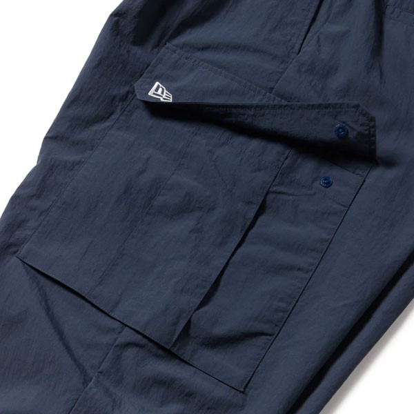 NEW ERA ニュー内鰓 オーバーサイズド ナイロン カーゴパンツ 米国海軍 14682660