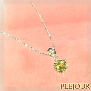 ペリドットペンダント・バラ・クラウンモチーフ・ダイヤモンド付ネックレスK18WGの通販は 10,664円
