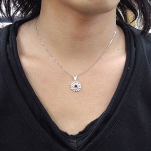 プラチナpt900 ペンダント ガーネット2.1ct ダイヤ 到り 3.51 g プラチナpt900 ペンダント ガーネット2.1ct ダイヤ 到り 3.51 g