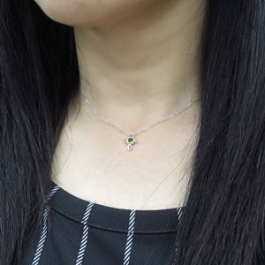 男の子向けプレゼント集結 ペリドット ネックレス クロス 10金 クロス ネックレス ペリドット