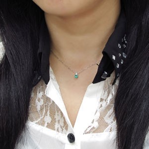 ネックレス エメラルド シンプル プラチナ ネックレスの通販は