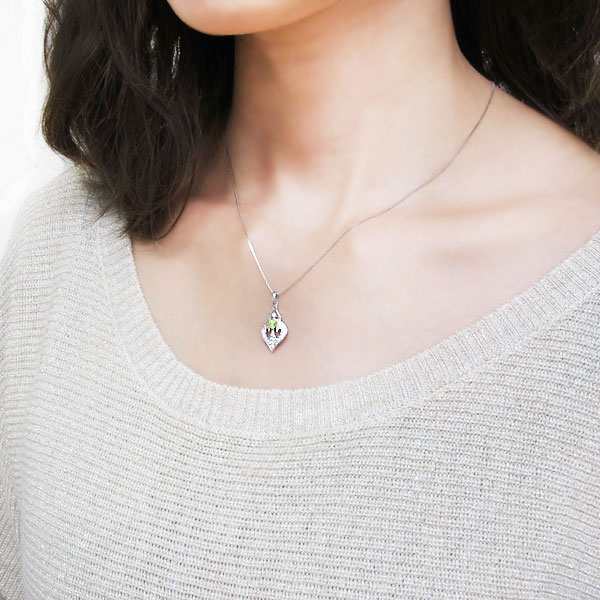 高評価の贈り物 ペリドット K18 パヴェネックレス 8月誕生石 ペンダント ペリドット