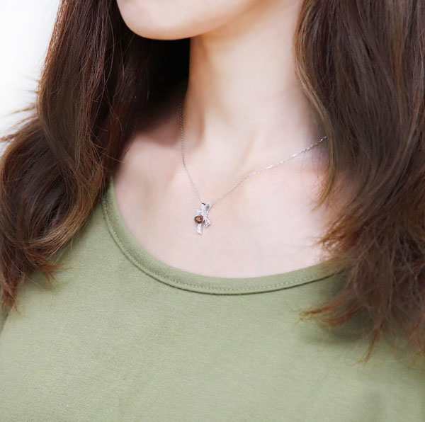 誕生石ネックレス リボンモチーフ 18金 レディースペンダント｜au PAY マーケット