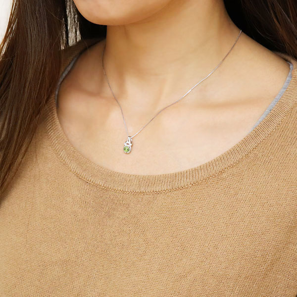 ネックレス プラチナ レディース 天然石 8月 ペリドット 上品 ペンダント プレゼント_1