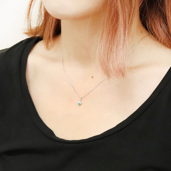 エメラルド ネックレス 一粒 レディース 10金 ペンダント スタッズ ピラミッドの通販は