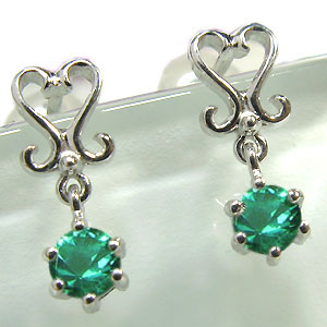エメラルド・ピアス・18金・ハートの通販は