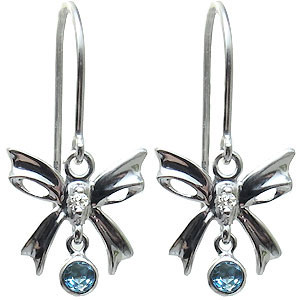 ブルートパーズ・プラチナ・リボン・一粒・ピアスの通販は 26,715円