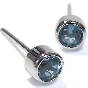 K18・ブルートパーズピアス・一粒・ピアス・シンプルの通販は