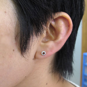 ミル打ち・ピアス・一粒・ピアス・ガーネット・K10_1