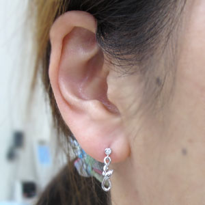 ヘビ ピアス へび K18 ダイヤモンド ピアス