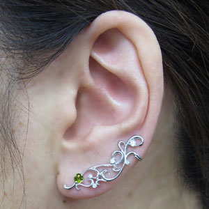 イヤーカフ ピアス・イヤークリップ・K18・ペリドットピアス_1