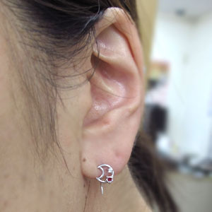 月 星 ルビー ピアス 10金 キャッチ不要 月 星 ルビー ピアス 10金 キャッチ不要