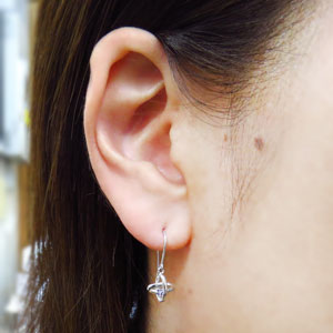 星ピアス タンザナイト ピアス 10金 宇宙 一粒 フックピアス 人気_1