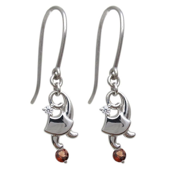 プラチナ 猫 ピアス ネコピアス ガーネット フックピアス