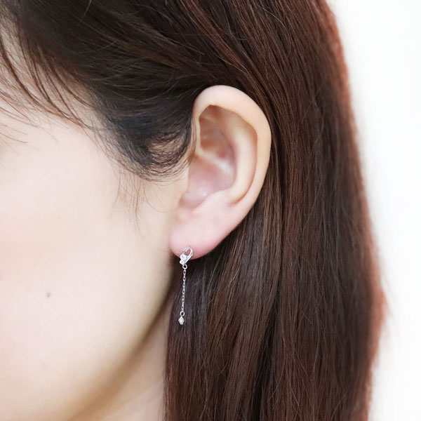 定期入れの ロイヤルブルームーンストーン スタッドピアス ロング チェーン ムーンストーン