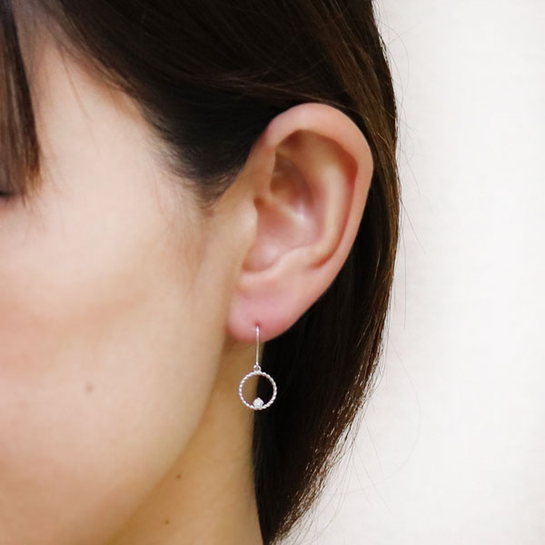 レディースピアス・サークル・ツイスト・ロイヤルブルームーンストーン・フックピアス・縄・18金_1