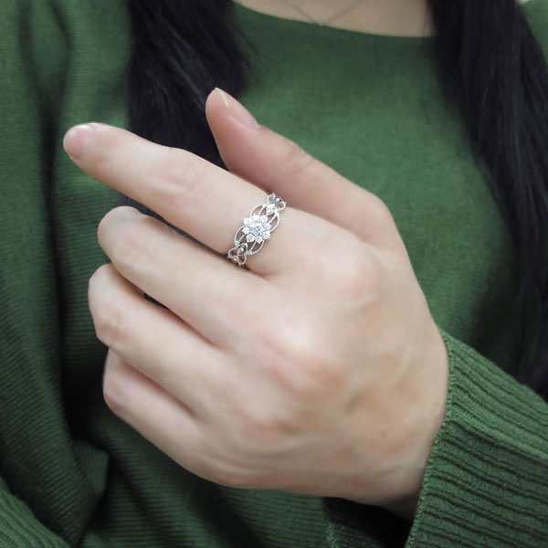 ダイヤモンドリング 婚約指輪 アンティーク調 取り巻きリング K10の ...