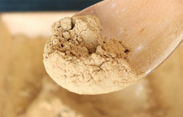 国産100% 青森県産 黒にんにく粉末 30g×10袋セット 青森県の豊かな大地で育った大粒のにんにくを熟成 送料無料 健康食品 妊婦 ダイエット セット ギフト プレゼント お茶 母の日 父の日 2026 プチギフト 内祝い お返し_2