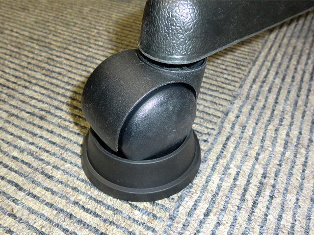 キャスターストップ １８ ６４ｍｍ 丸 ４０ｍｍ双輪キャスター用 １パック４個入り キズ防止 地震対策 キャスター止め ストッパー 転の通販はau Pay マーケット Interieur Deco