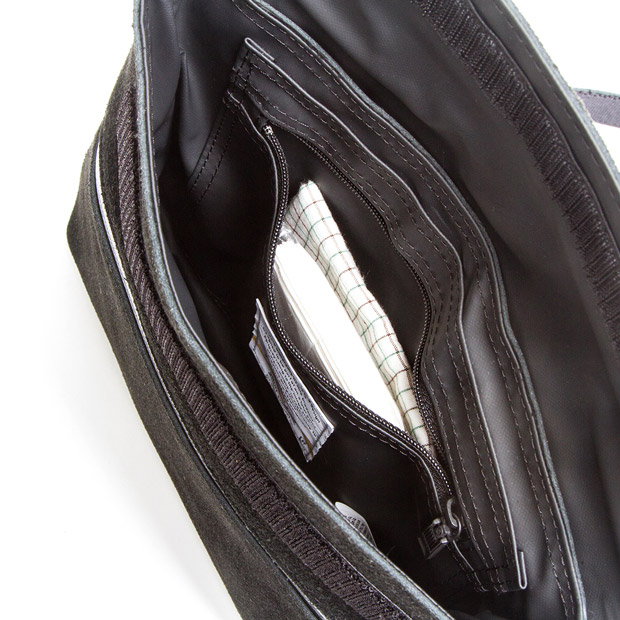 アッソブ ウェータープルーフ スウェード サコッシュ ショルダーバッグ