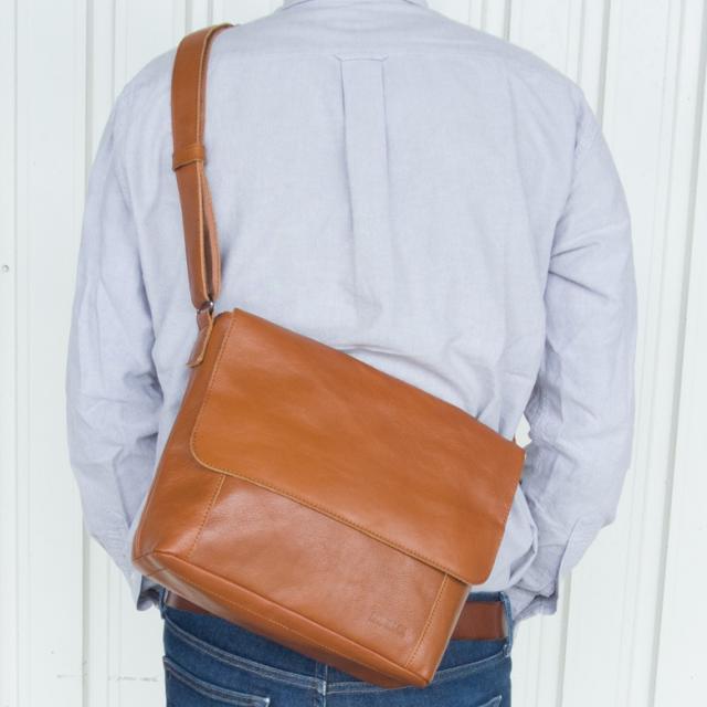 ショルダーバッグ メンズ レディース 本革 革 レザー Doubles ダブルス 斜めかけ ショルダーバック ショルダーカバン ブランド おしゃれ の通販はau Pay マーケット バッグと携帯 スマホポーチの店 かばん創庫