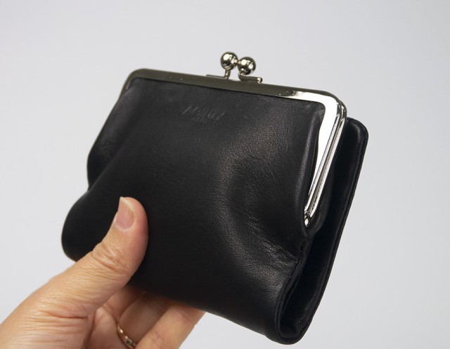 がま口財布 財布 レディース 本革 革 レザー 二つ折り財布