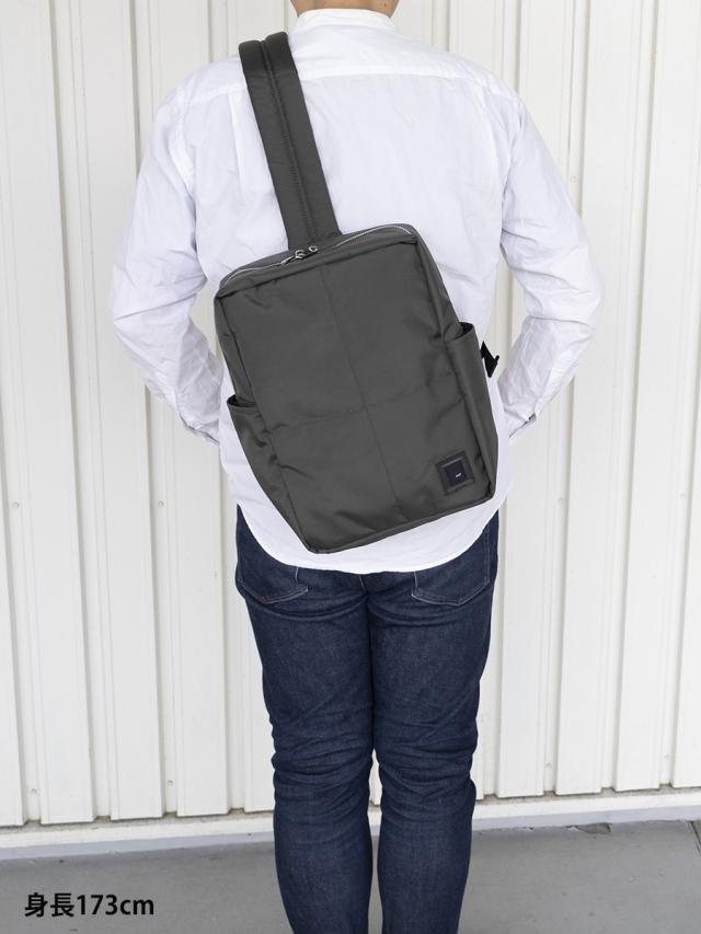 ボディバッグ メンズ 斜めがけ ワンショルダー a4 大きめ カードが入る