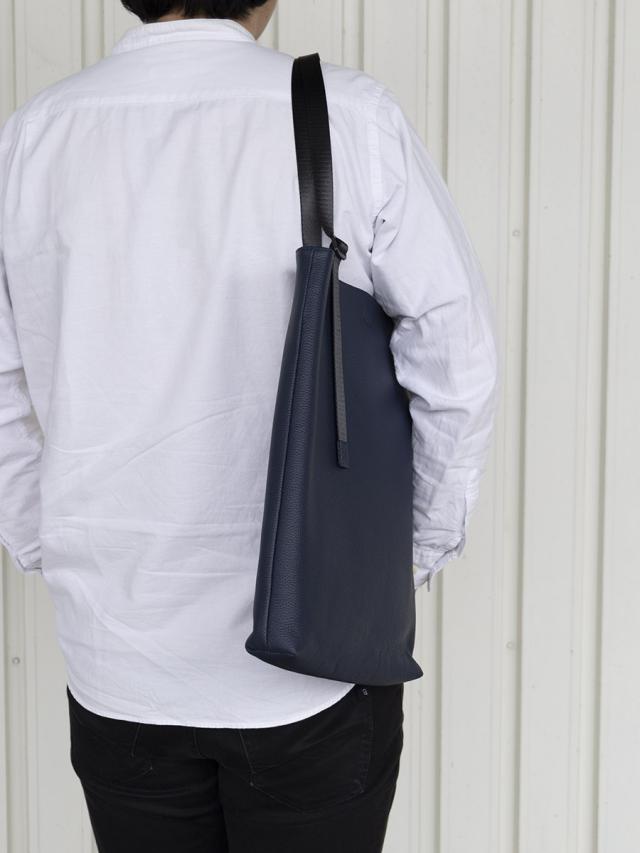 トートバッグ メンズ ブランド a4 肩掛け 縦型 通勤 本革 革 レザー