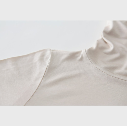 シルク100% タートルネック長袖Tシャツ M〜L L シルク肌着で癒やされる。