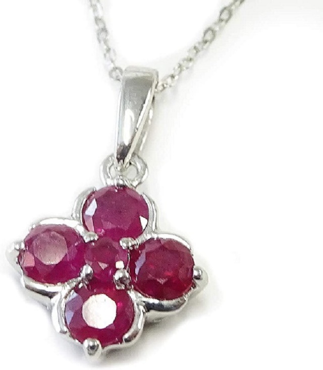 SV925シルバー天然ルビーペンダントネックレス0.5ct クローバーモチーフ ルビー0.5ct【ギフトラッピング済み】【7月誕生石ルビー】