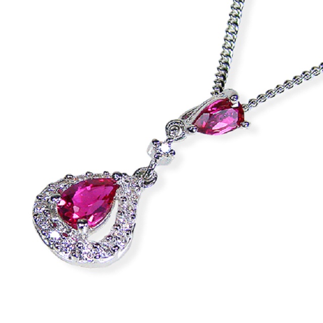 SVルビー ペンダントネックレス シンセティックルビー大粒0.76カラットペアシェイプカット【7月誕生石ルビー】