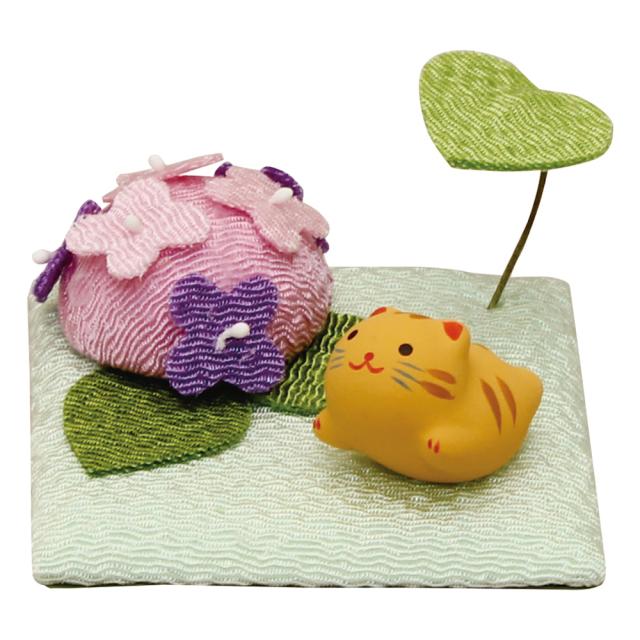 ちりめん細工 ねこのお散歩 あじさい 京都発 リュウコドウ かわいい 和風 手作り 置物 小物 インテリア 和雑貨 季節の飾り 贈り物 夏の風の通販はau Pay マーケット 季節の和雑貨 京都 和匠ポラーコ