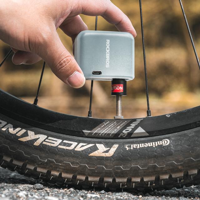 自転車 電動 空気入れ 小型 軽量 携帯 コンパクト Type-C 充電式 仏式 米式 クロスバイク ロードバイク ロックブロス ROCKBROS