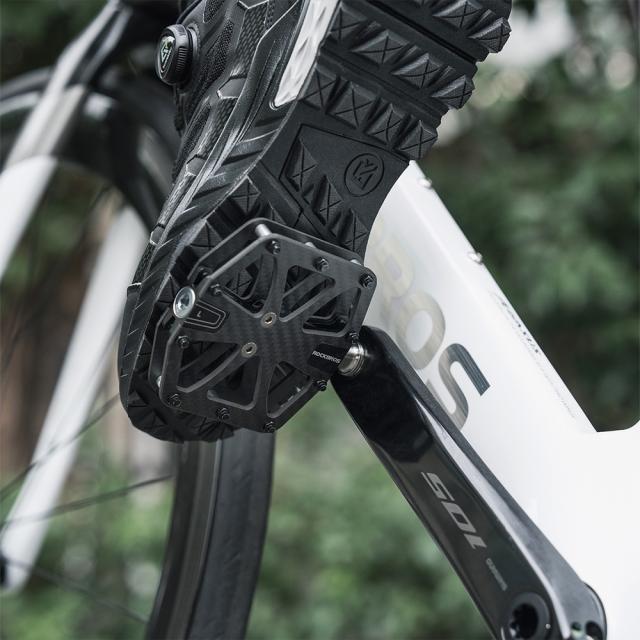 自転車 ペダル フラットペダル 軽量 トリプルベアリング 幅広 カーボン T700 約253g 防水 防錆 防塵 高耐久 スパイク付 滑りにくい グリップ クロスバイク マウンテンバイク MTB 通気通学 街乗り かっこいい おしゃれ ロックブロス ROCKBROS_12