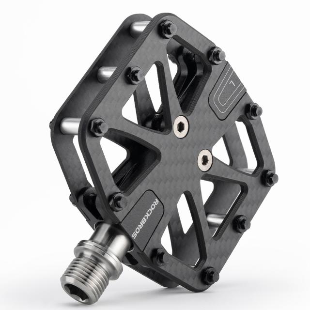 自転車 ペダル フラットペダル 軽量 トリプルベアリング 幅広 カーボン T700 約253g 防水 防錆 防塵 高耐久 スパイク付 滑りにくい グリップ クロスバイク マウンテンバイク MTB 通気通学 街乗り かっこいい おしゃれ ロックブロス ROCKBROS_16