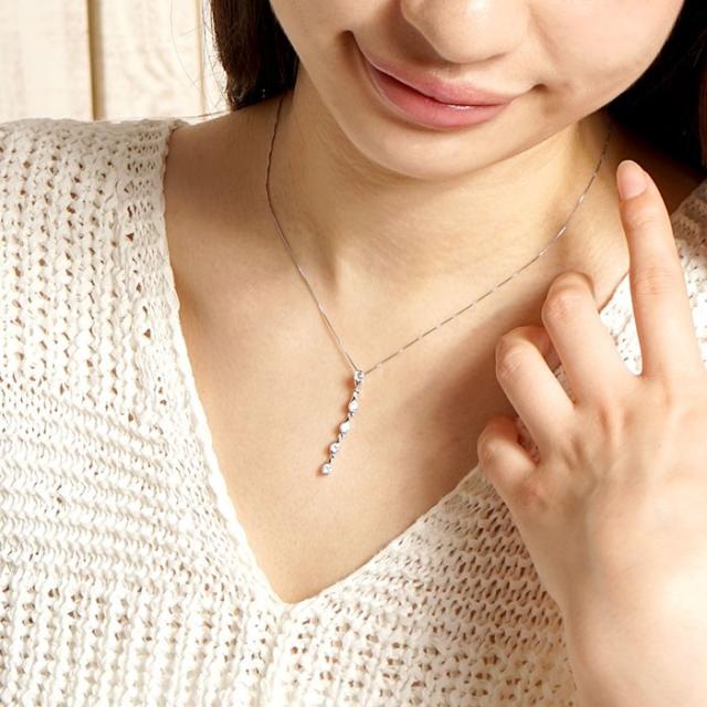 ダイヤモンド ネックレス レディース ペンダント ゴールド ドロップ しずく 涙型 一粒 ブラ 18金 K18の通販はau Pay マーケット ジュエリーショップluire ダイヤモンド ネックレス レディース ペンダント ゴールド ドロップ しずく 涙型 一粒 ブラ 18金 K18の通販はau Pay マーケット ジュエリーショップluire