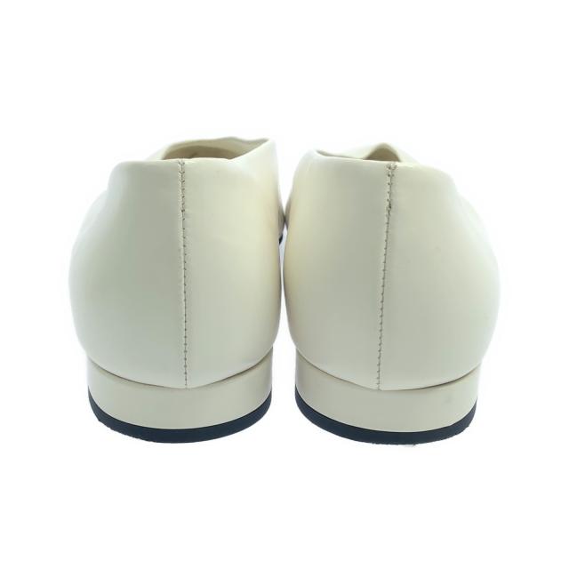 ロロピアーナ　靴　ホワイト ロロ・ピアーナ「ホワイトソール・シューズ」トラベルモチーフの限定