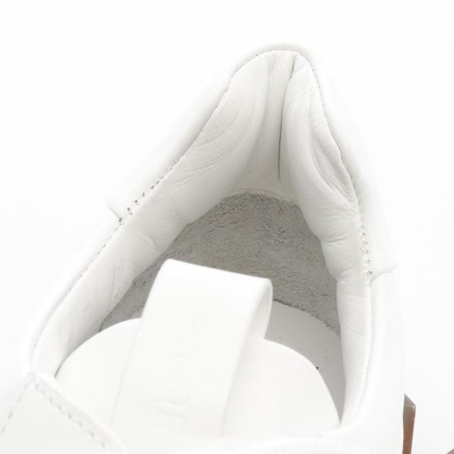 ヴァレンティノ・ガラヴァーニ Valentino Garavani Vロゴ スニーカー