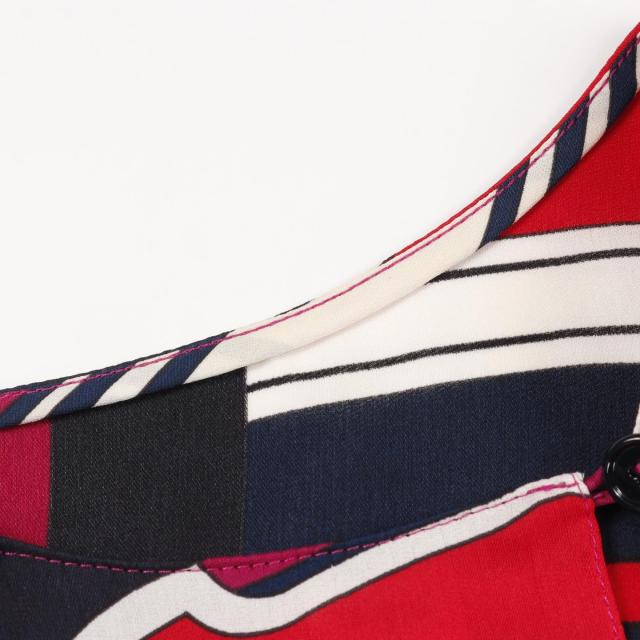 エルメス HERMES ブラウス 衣料品 トップス シルク シルク レディース ネイビー系 / パープル系 / マルチカラー 【中古】 エルメス HERMES ブラウス 衣料品 トップス シルク シルク レディース