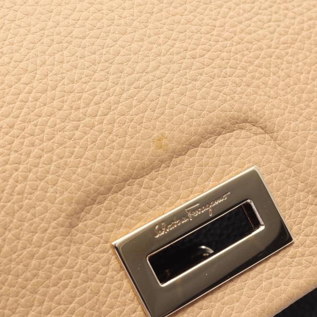 サルヴァトーレフェラガモ Salvatore Ferragamo ガンチーニ ショルダー