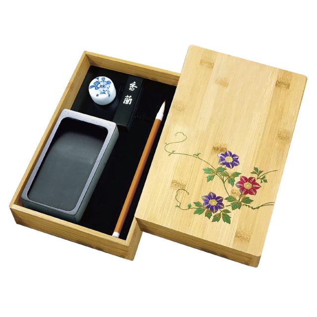 【取り寄せ品】呉竹 Kuretake 硯箱セット竹製 鉄仙蒔絵 KB718-900【メール便不可】【送料無料】