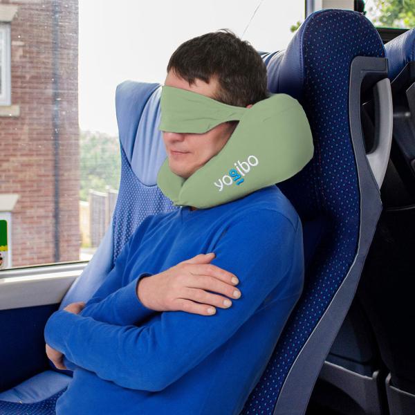 アイマスク付きで飛行機や休憩中の仮眠に便利なベストセラー