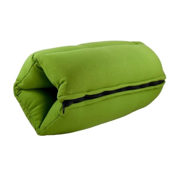 ジッパーで仮眠枕や座布団にも変身する「Yogibo Zipparoll