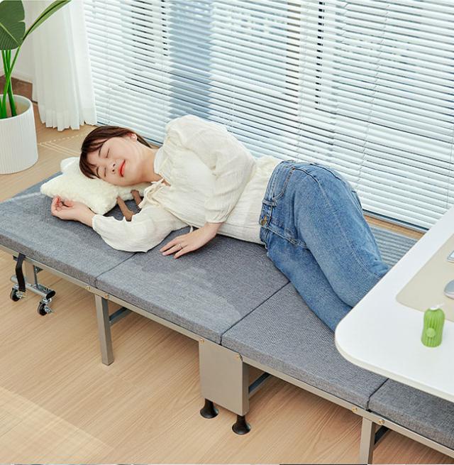 新作 おりたたみベッド コンパクト 折りたたみ ベッド シングル 角度調節可能 簡易ベッド 折り畳み ベッド 組立不要 折りたたみベッド 家庭用 昼休み 昼寝 オフィスベッド シングル 軍用ベッド 付き添い簡易硬板背もたれベッド_9