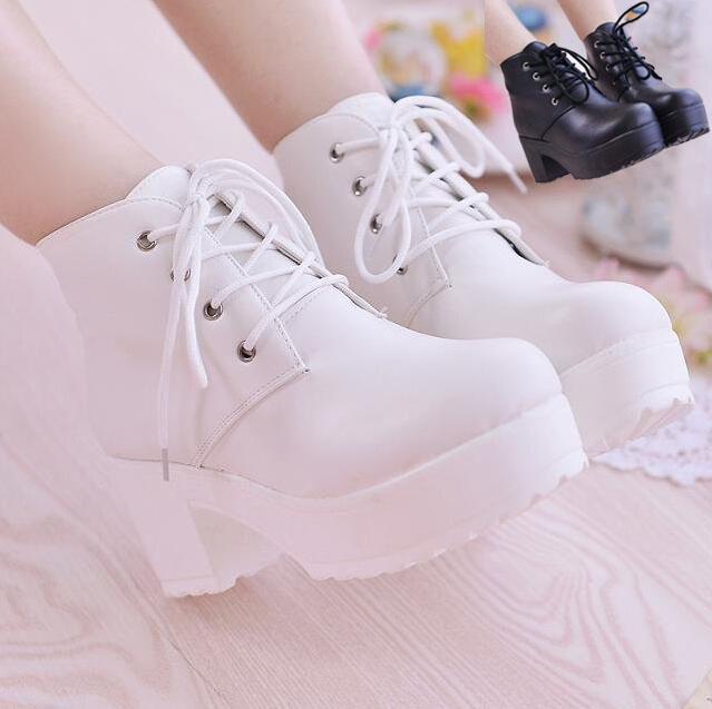 シューズ 女性靴 レディース ショートブーツ ハイヒール 大きいサイズ 靴 厚底 太いヒール マーティンブーツ レースアップ 二枚送料無料の通販はau Pay マーケット 岩見洋服店