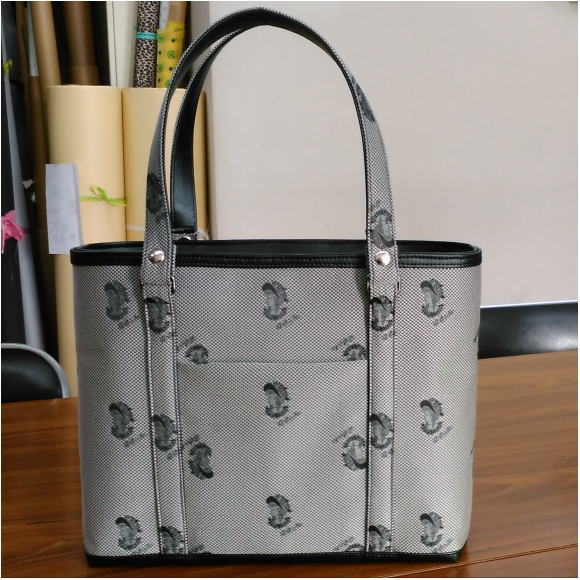 バッグ「キャンディ」　レディ柄生地×合成皮革ブラック（バッグ）の通販は 7,076円